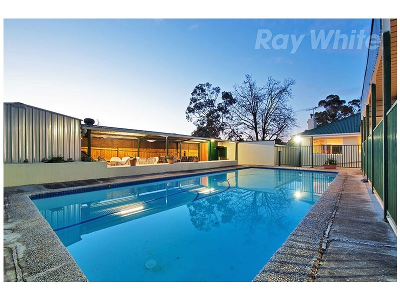 25 Bellara Drive, Mooroolbark VIC 3138