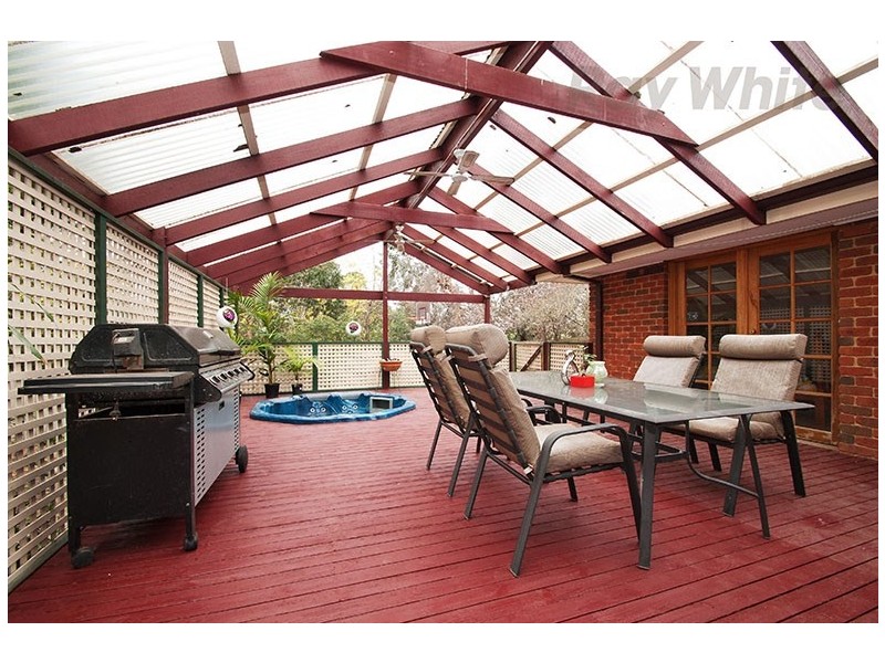 54 LANGDALE Drive, Croydon Hills VIC 3136