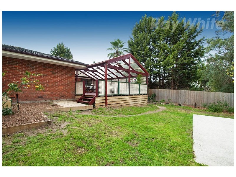 54 LANGDALE Drive, Croydon Hills VIC 3136