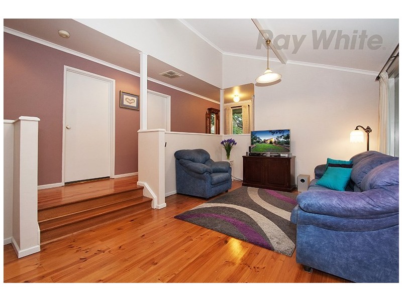 32 SAVANNA Drive, Mooroolbark VIC 3138