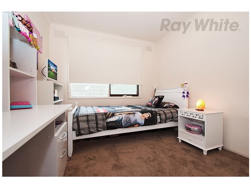 32 SAVANNA Drive, Mooroolbark VIC 3138