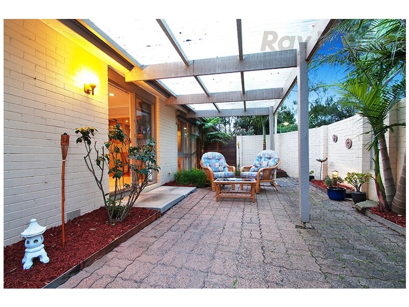 32 SAVANNA Drive, Mooroolbark VIC 3138