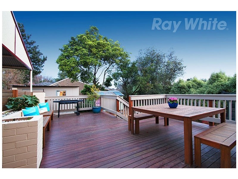 32 SAVANNA Drive, Mooroolbark VIC 3138