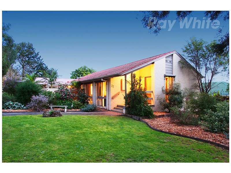32 SAVANNA Drive, Mooroolbark VIC 3138