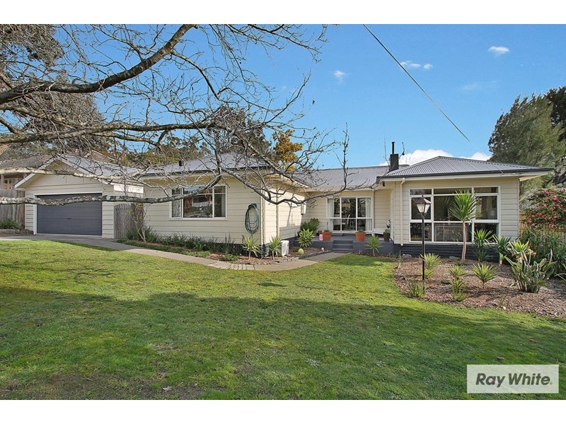 8 Hartley Road, Croydon VIC 3136