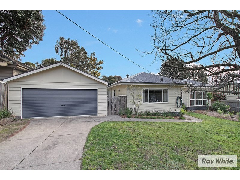 8 Hartley Road, Croydon VIC 3136