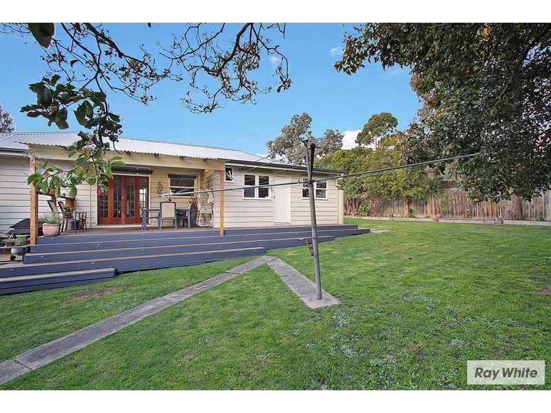 8 Hartley Road, Croydon VIC 3136