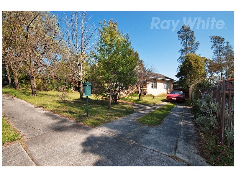 3 STEPHEN Crescent, Croydon VIC 3136