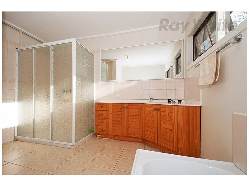 242 BAYSWATER Road, Bayswater North VIC 3153