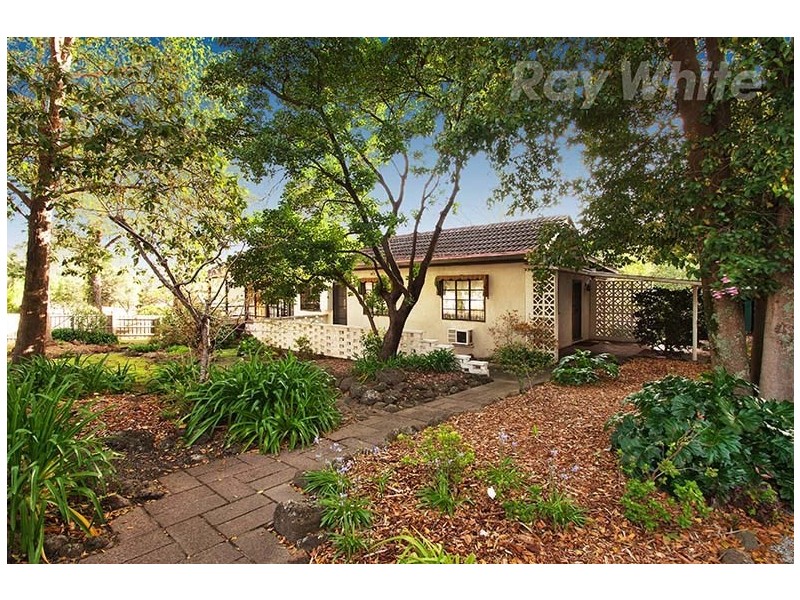 242 BAYSWATER Road, Bayswater North VIC 3153