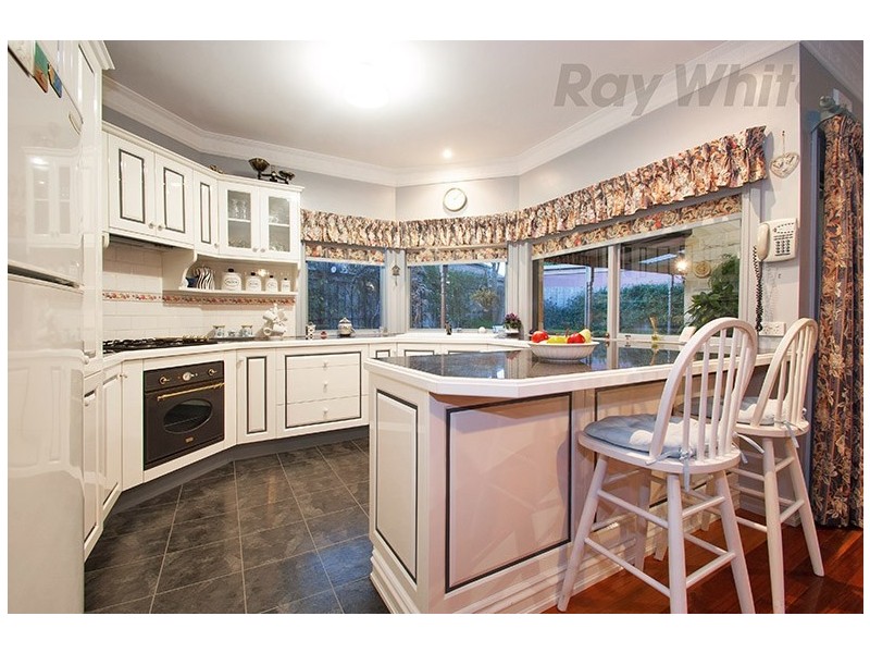 2 MCKERRAL Place, Croydon North VIC 3136