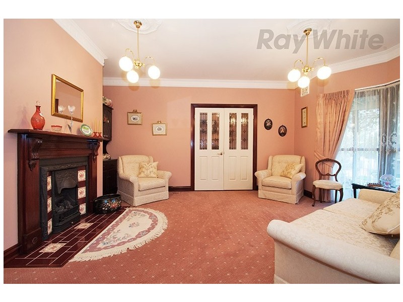 2 MCKERRAL Place, Croydon North VIC 3136