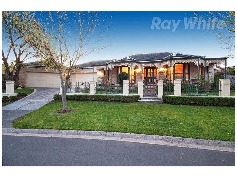 2 MCKERRAL Place, Croydon North VIC 3136