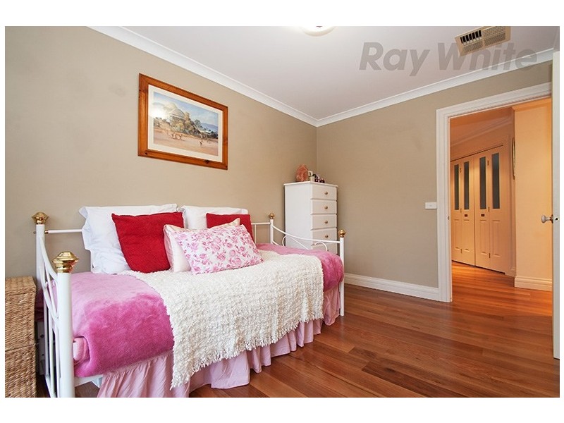 27 CLARKEDALE Rise, Kilsyth South VIC 3137