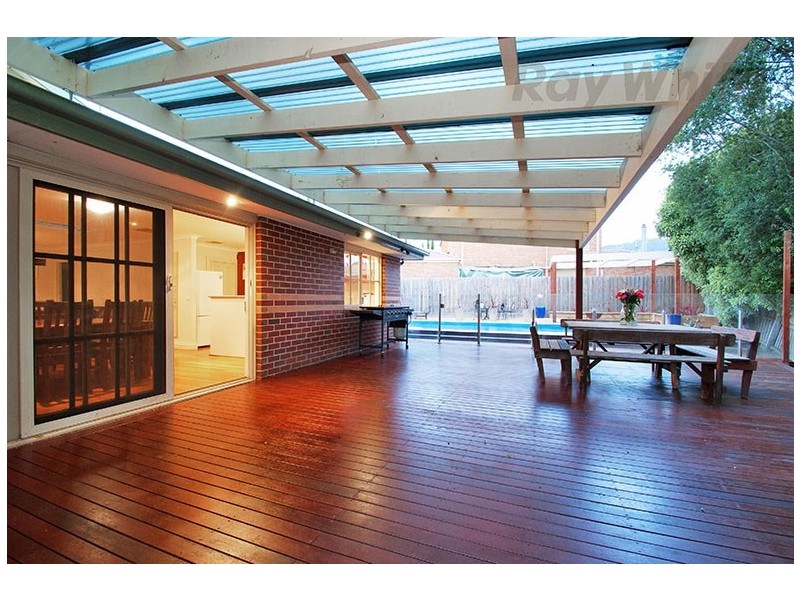 27 CLARKEDALE Rise, Kilsyth South VIC 3137