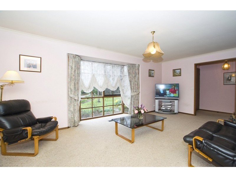 12 MARLOO Court, Croydon Hills VIC 3136