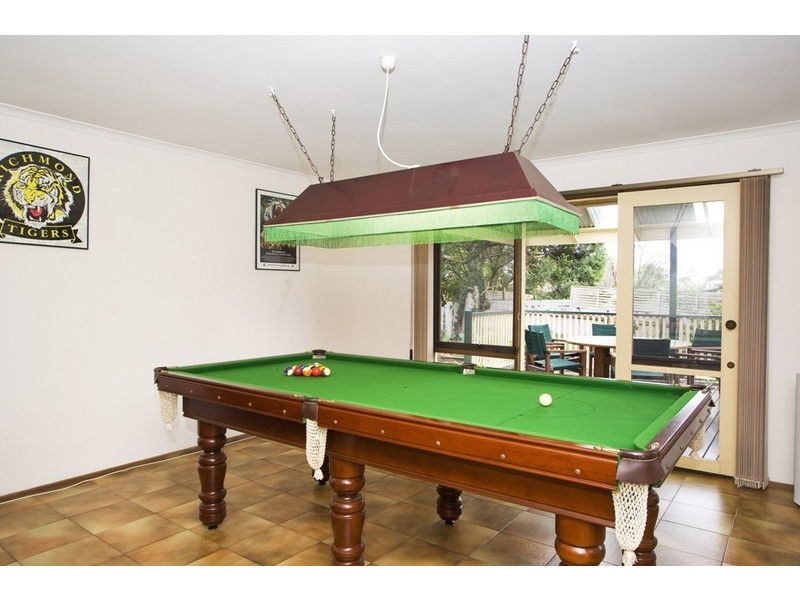 12 MARLOO Court, Croydon Hills VIC 3136