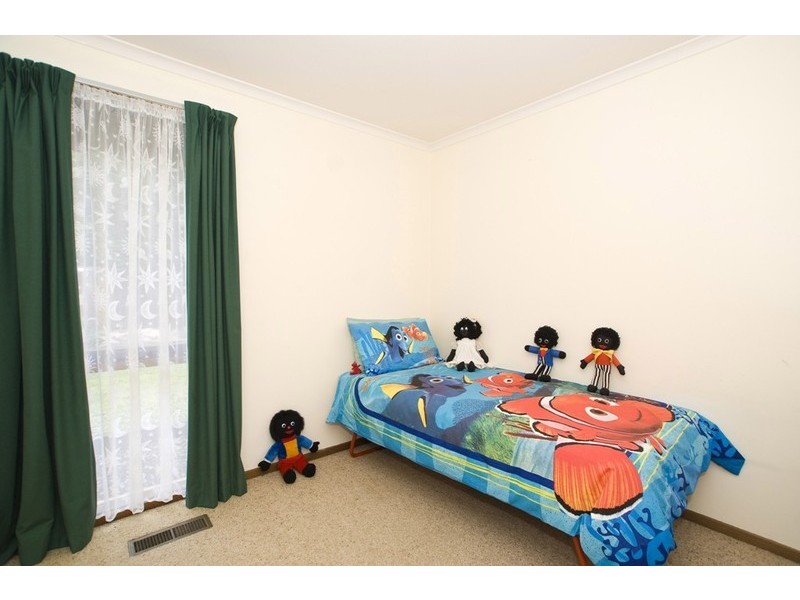 12 MARLOO Court, Croydon Hills VIC 3136