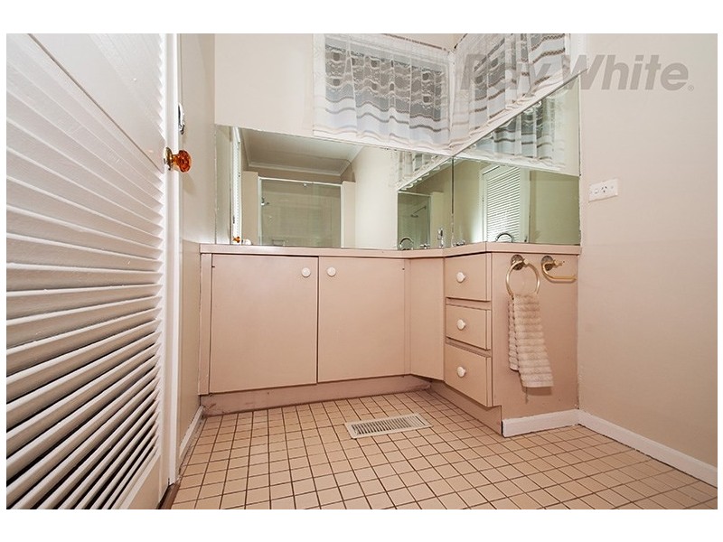 16 VALLEY HO, Chirnside Park VIC 3116