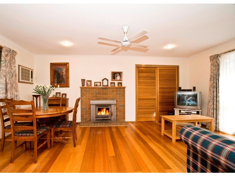 7 ESKDALE Drive, Croydon Hills VIC 3136