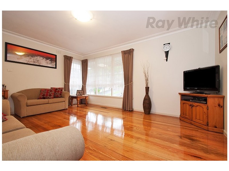 94 Winyard Drive, Mooroolbark VIC 3138