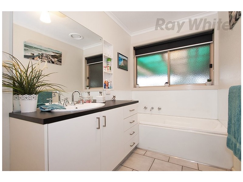 94 Winyard Drive, Mooroolbark VIC 3138