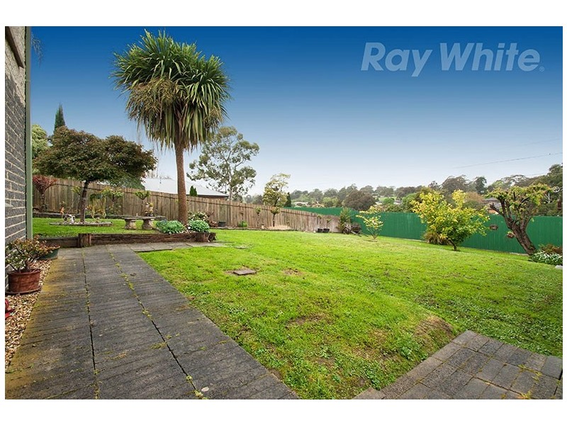 94 Winyard Drive, Mooroolbark VIC 3138