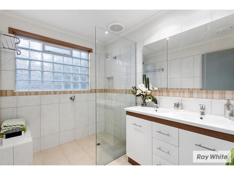 27 MITCHELL Court, Croydon North VIC 3136