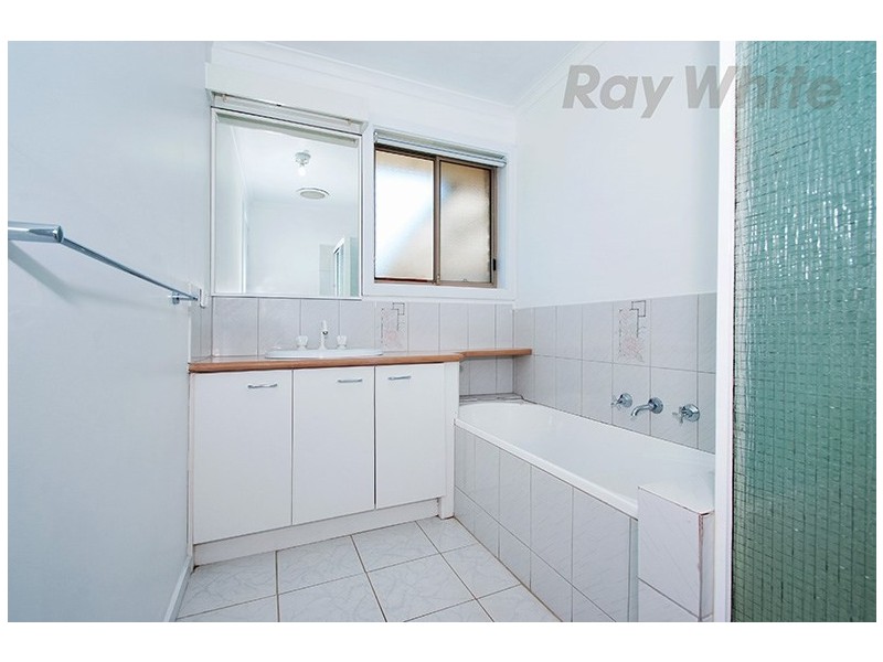 13 WILDWOOD Walk, Croydon South VIC 3136