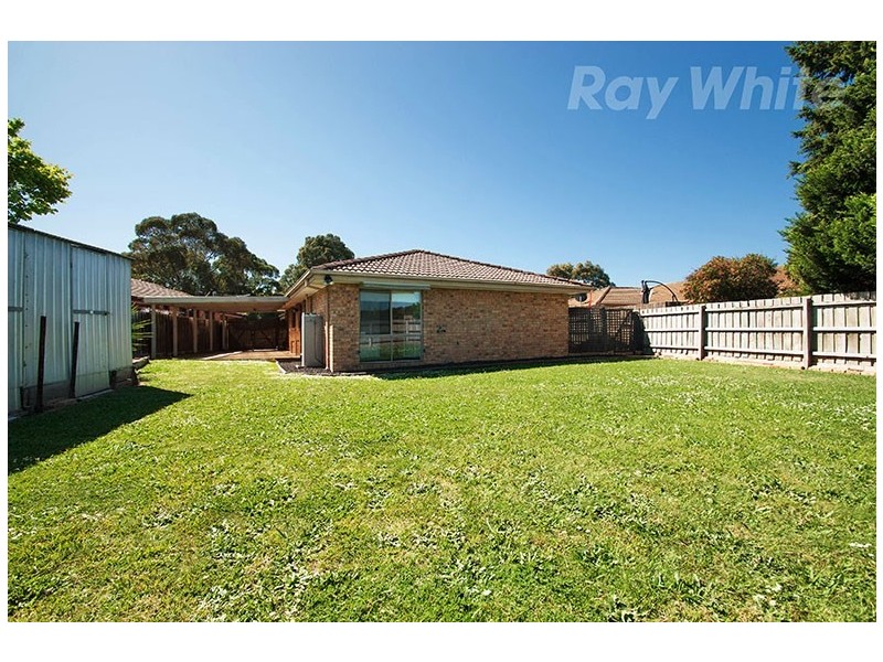13 WILDWOOD Walk, Croydon South VIC 3136