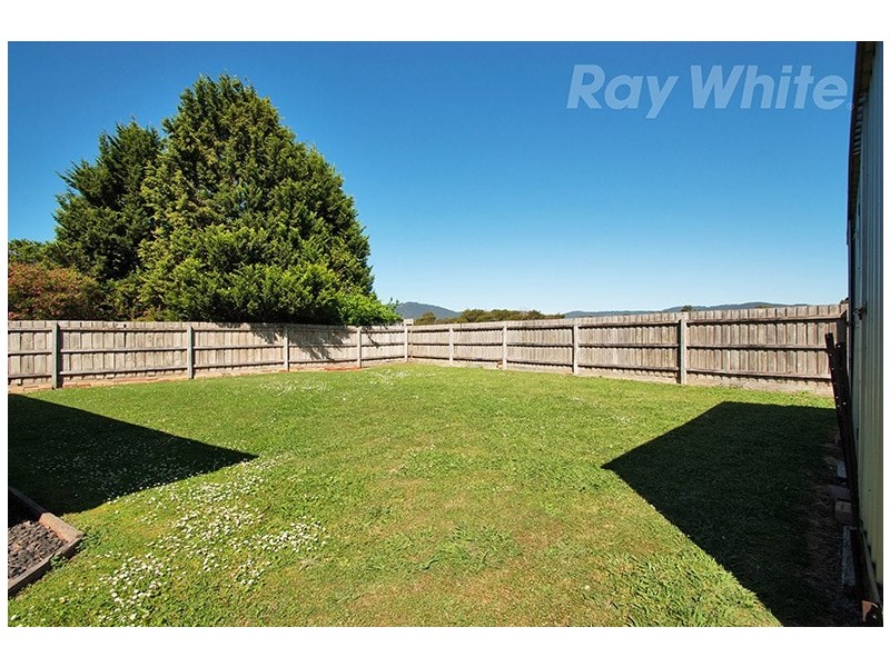 13 WILDWOOD Walk, Croydon South VIC 3136
