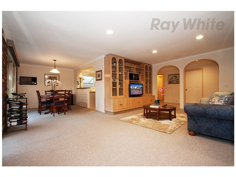 42 LYONS Road, Croydon North VIC 3136