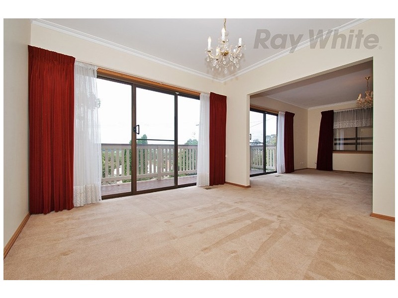 42 Sugarloaf Drive, Chirnside Park VIC 3116