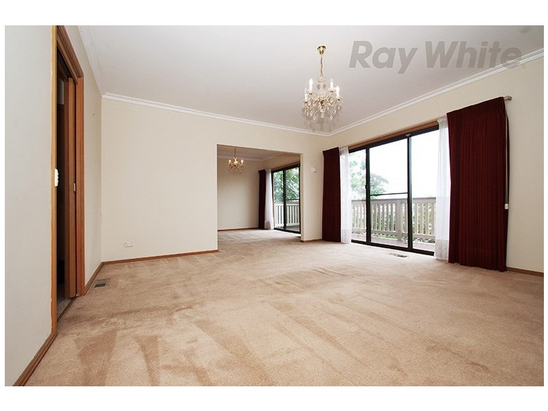 42 Sugarloaf Drive, Chirnside Park VIC 3116