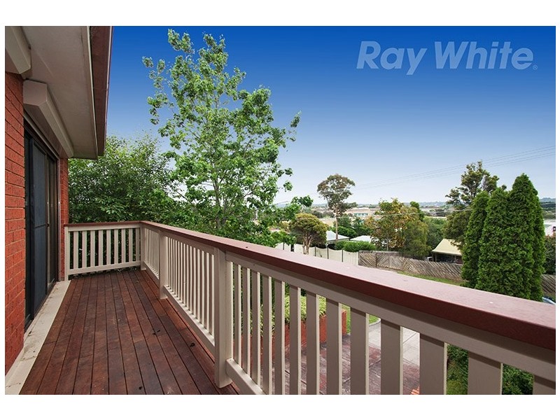 42 Sugarloaf Drive, Chirnside Park VIC 3116