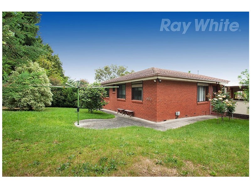 42 Sugarloaf Drive, Chirnside Park VIC 3116