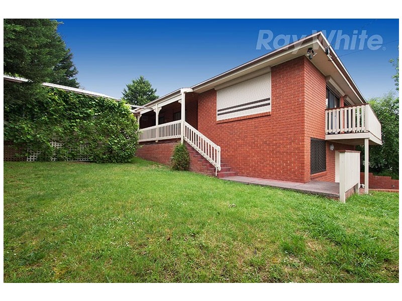 42 Sugarloaf Drive, Chirnside Park VIC 3116