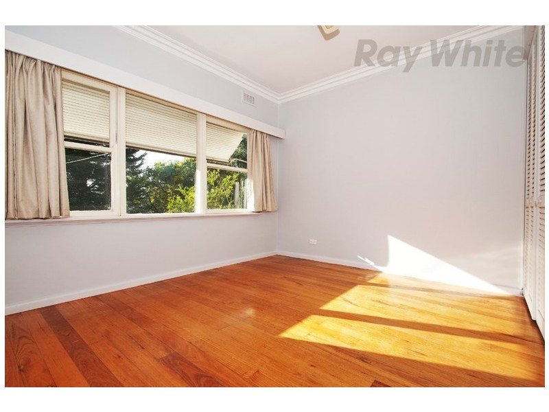 18 Vasey Concourse, Ringwood East VIC 3135