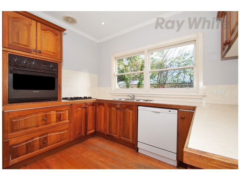 18 Vasey Concourse, Ringwood East VIC 3135