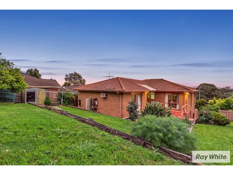 34 SUGARLOAF Drive, Chirnside Park VIC 3116