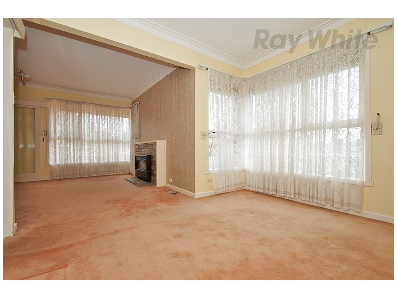 11 Sweetland Road, Mooroolbark VIC 3138