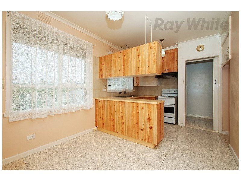11 Sweetland Road, Mooroolbark VIC 3138