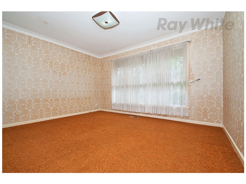 11 Sweetland Road, Mooroolbark VIC 3138