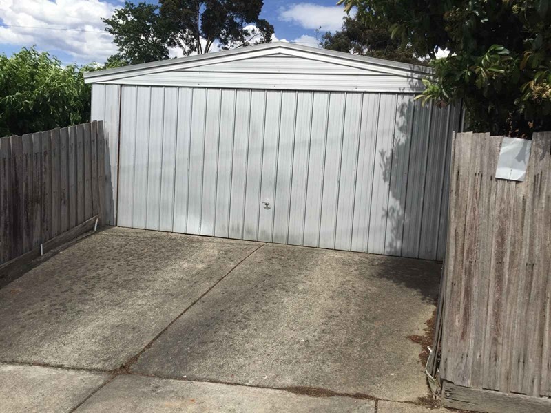 11 Sweetland Road, Mooroolbark VIC 3138