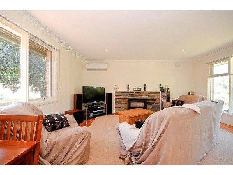 42 CARDIGAN Road, Mooroolbark VIC 3138