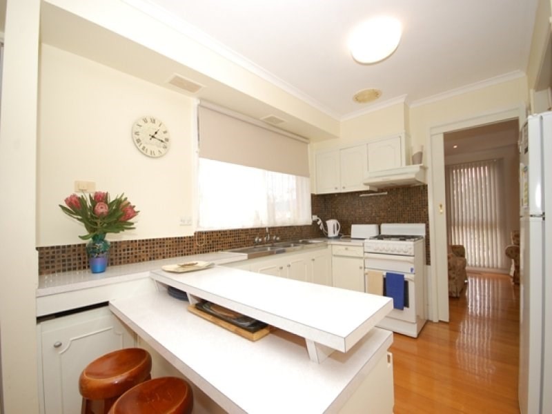 15 Corrong Crescent, Mooroolbark VIC 3138