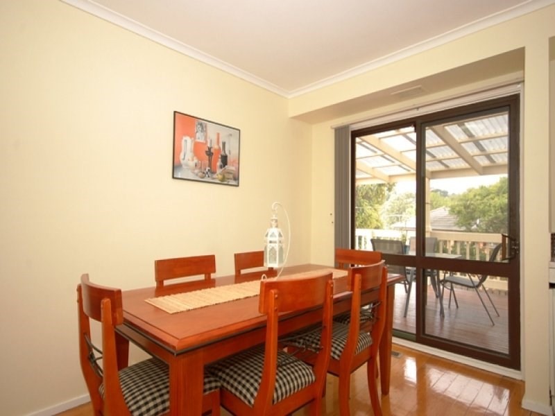 15 Corrong Crescent, Mooroolbark VIC 3138