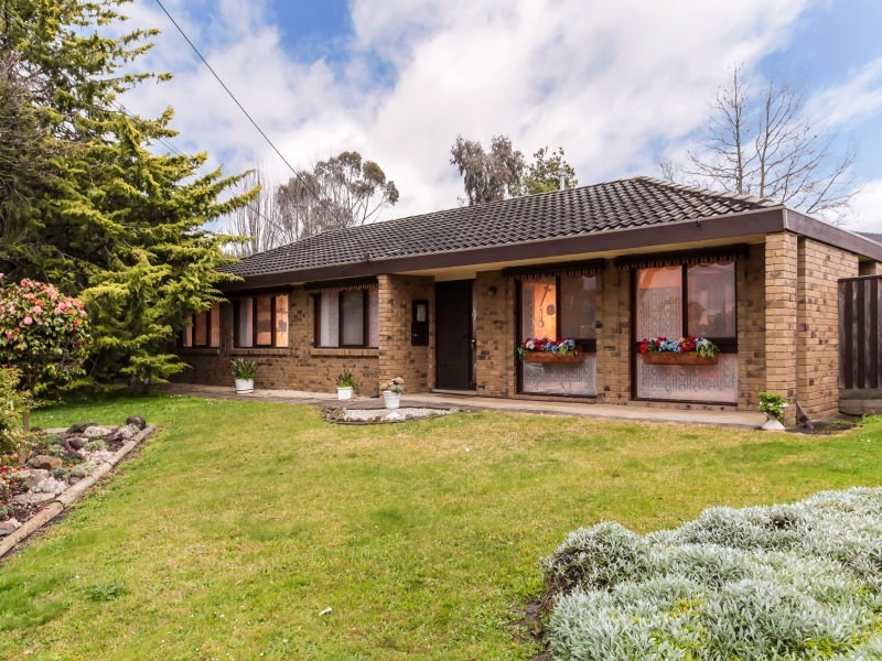 5 Daymar Drive, Mooroolbark VIC 3138