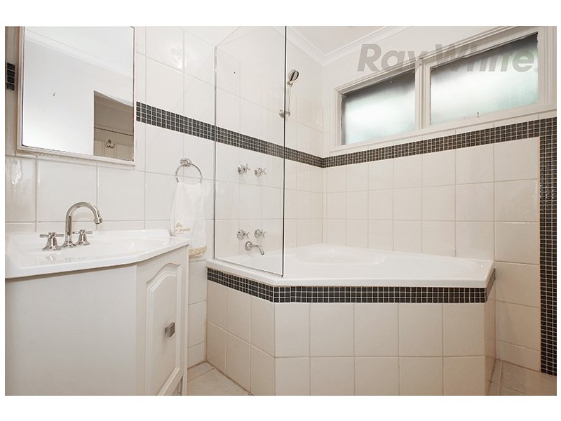 67 HOLLOWAY Road, Croydon North VIC 3136