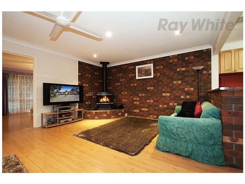 33 JOANNE Avenue, Chirnside Park VIC 3116